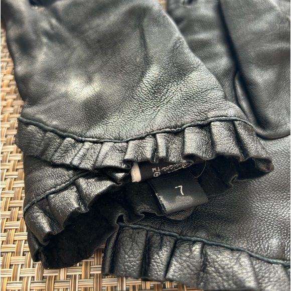 100% Genuine Leathers Gloves - Picture 2 of 8